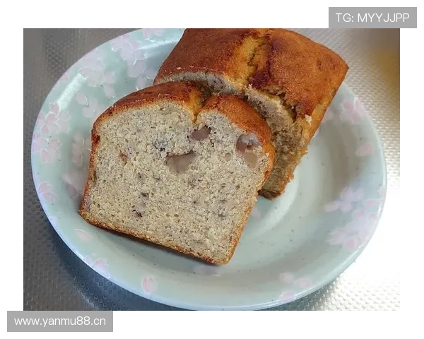 施洋家的冰箱里只放蛋白粉和冰水，连女朋友送的蛋糕都原封不动退回去