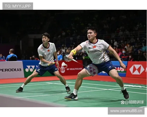 梁伟铿训练完直接拎着爱马仕去吃宵夜？